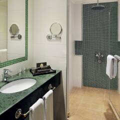 Movenpick Hotel Kuwait ванная