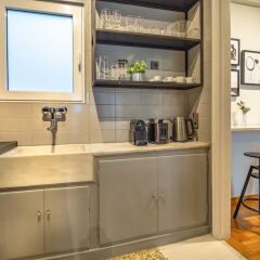 Отель UPSTREET Superb 1BD Apt-Heart of Kolonaki Афины в номере