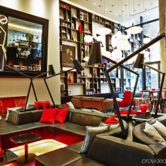 Отель citizenM New York Times Square развлечения