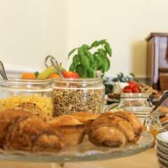Отель Dimora Le Tre Muse Bed & Breakfast Лечче питание