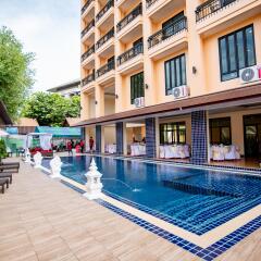 Отель The Ld Pattaya Паттайя бассейн