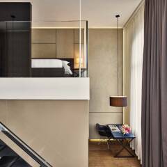 Conservatorium Hotel - The Leading Hotels of the World сейф в номере