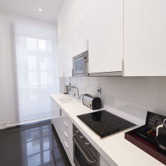 Отель Martinhal Lisbon Chiado Family Suites Лиссабон в номере
