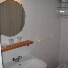 Отель Hostal Jomarijo Испания, Фуэнхирола - отзывы, цены и фото номеров - забронировать отель Hostal Jomarijo онлайн ванная