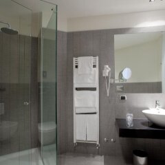 Hotel Ovest Пьяченца ванная