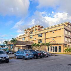 Отель Wyndham Garden Guam парковка