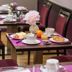 Comfort Hotel Nation Pere Lachaise Paris 11
