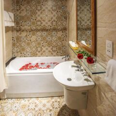 Отель NEW STAR INN Boutique Hotel Вьетнам, Хошимин - отзывы, цены и фото номеров - забронировать отель NEW STAR INN Boutique Hotel онлайн ванная