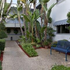 Отель Travelodge Hotel at LAX США, Лос-Анджелес - отзывы, цены и фото номеров - забронировать отель Travelodge Hotel at LAX онлайн парковка