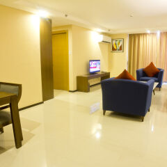 Golden Phoenix Hotel Manila интерьер отеля