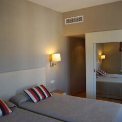 Hotel Port Mahon сейф в номере