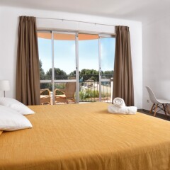 Апартаменты Martinez Apartments комната для гостей фото 5