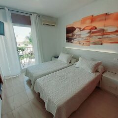 Отель Hostal Kokkola Испания, Фуэнхирола - отзывы, цены и фото номеров - забронировать отель Hostal Kokkola онлайн комната для гостей фото 2