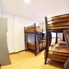 Inn Trog And Inn Soi - Hostel - Adults Only Бангкок фото 9