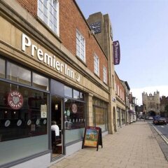 Отель Premier Inn York City - Blossom St North