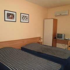 Отель Family Hotel Kredo Болгария, Сливен - отзывы, цены и фото номеров - забронировать отель Family Hotel Kredo онлайн комната для гостей фото 2