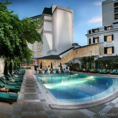 Отель Sofitel Legend Metropole Ханой бассейн