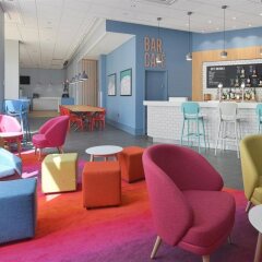Отель Travelodge Brighton Seafront Брайтон гостиничный бар