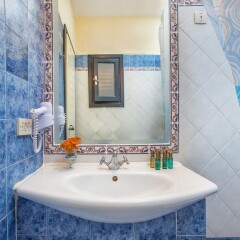 Отель Atrium Hotel Греция, Пефкохори - отзывы, цены и фото номеров - забронировать отель Atrium Hotel онлайн ванная фото 2