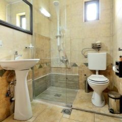 Hotel Shirok Sokak in Bitola, Macedonia from 87$, photos, reviews - zenhotels.com bathroom photo 2