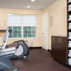 Отель TownePlace Suites by Marriott Indianapolis - Keystone фитнесс-зал фото 3