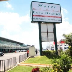 Отель Casa Grande Aeropuerto Hotel & Centro de Negocios Мексика, Гвадалахара - отзывы, цены и фото номеров - забронировать отель Casa Grande Aeropuerto Hotel & Centro de Negocios онлайн парковка