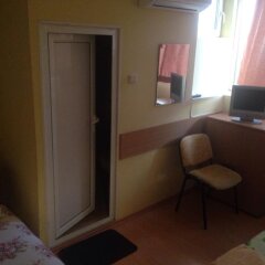 Отель East Gate Guest Rooms Болгария, Пловдив - отзывы, цены и фото номеров - забронировать отель East Gate Guest Rooms онлайн удобства в номере фото 2