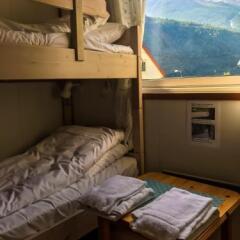 Hjørundfjord Hostel сейф в номере