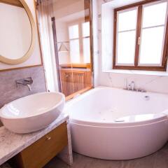 Ambra Cortina Luxury & Fashion Boutique Hotel ванная фото 2