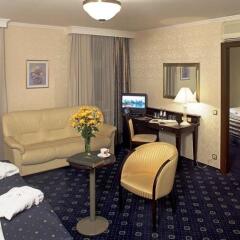 Rixwell Gertrude Hotel 4* Стандартный семейный номер с двуспальной кроватью фото 9