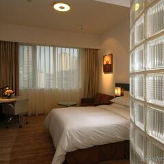 Отель Holiday Inn Express Chengdu Gulou комната для гостей фото 5