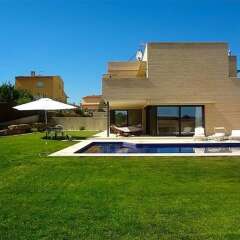 Отель Villa in Riudellots de la Selva - 104740 by MO Rentals бассейн