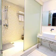 Отель Yi Lai Hotel Xian North Ming City Wall Китай, Сиань - отзывы, цены и фото номеров - забронировать отель Yi Lai Hotel Xian North Ming City Wall онлайн ванная фото 2