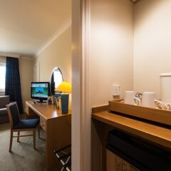 Отель Holiday Inn Edinburgh удобства в номере
