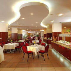 Отель Doubletree by Hilton Hotel Varna - Golden Sands Болгария, Золотые пески - 4 отзыва об отеле, цены и фото номеров - забронировать отель Doubletree by Hilton Hotel Varna - Golden Sands онлайн питание фото 3