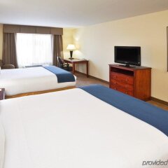 Отель Holiday Inn Express and Suites Lafayette East удобства в номере