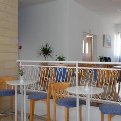 Отель Maistros Hotel Apartments Кипр, Протарас - отзывы, цены и фото номеров - забронировать отель Maistros Hotel Apartments онлайн питание