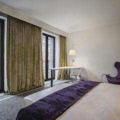 Гостиница So Sofitel Санкт-Петербург сейф в номере
