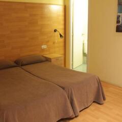 Отель Hostal Baires комната для гостей фото 4