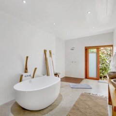 Отель Tides Reach Resort Фиджи, Остров Тавеуни - отзывы, цены и фото номеров - забронировать отель Tides Reach Resort онлайн ванная фото 2