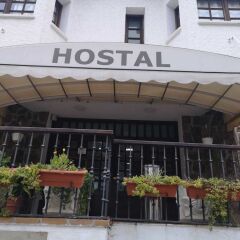 Отель Hostal Julian Brunete Брунете вид на фасад