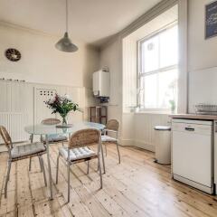 Отель Lovely 2BR Home Next to the Castle Великобритания, Эдинбург - отзывы, цены и фото номеров - забронировать отель Lovely 2BR Home Next to the Castle онлайн