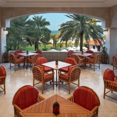 Отель Fairmont Ajman ОАЭ, Аджман - 5 отзывов об отеле, цены и фото номеров - забронировать отель Fairmont Ajman онлайн питание фото 2