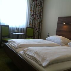 Hotel Hauser an der Universität комната для гостей фото 3