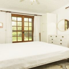 Отель Greenlea Beachfront Villa Spathies комната для гостей
