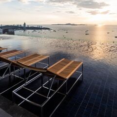 Отель 1Br Centric Sea 115 With Infinity Pool Паттайя бассейн