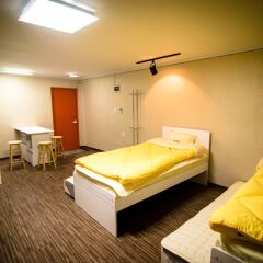 YaKorea Hostel Hongdae сейф в номере