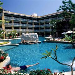Отель Thara Patong Beach Resort & Spa Таиланд, Пхукет - 7 отзывов об отеле, цены и фото номеров - забронировать отель Thara Patong Beach Resort & Spa онлайн бассейн