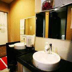 Отель Hikari House Токио ванная