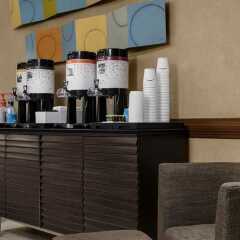 Отель Hampton Inn Manhattan-Times Square North США, Нью-Йорк - 1 отзыв об отеле, цены и фото номеров - забронировать отель Hampton Inn Manhattan-Times Square North онлайн питание фото 3